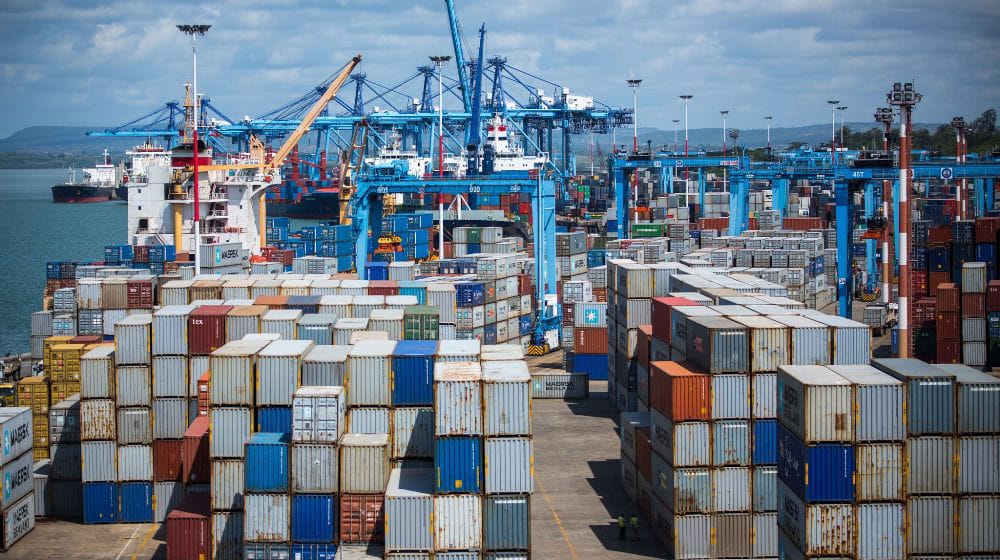 Abatumiza ibintu mu mahanga bagirwa inama yo gukorana na sosiyete zibikurayo