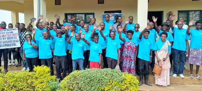 Umuryango CARSA uri guhuza abarokotse Jenoside n'abayikoze n'urubyiruko kugira ngo abato bakure bafite amakuru nyayo kuri Jenoside yakorewe Abatutsi