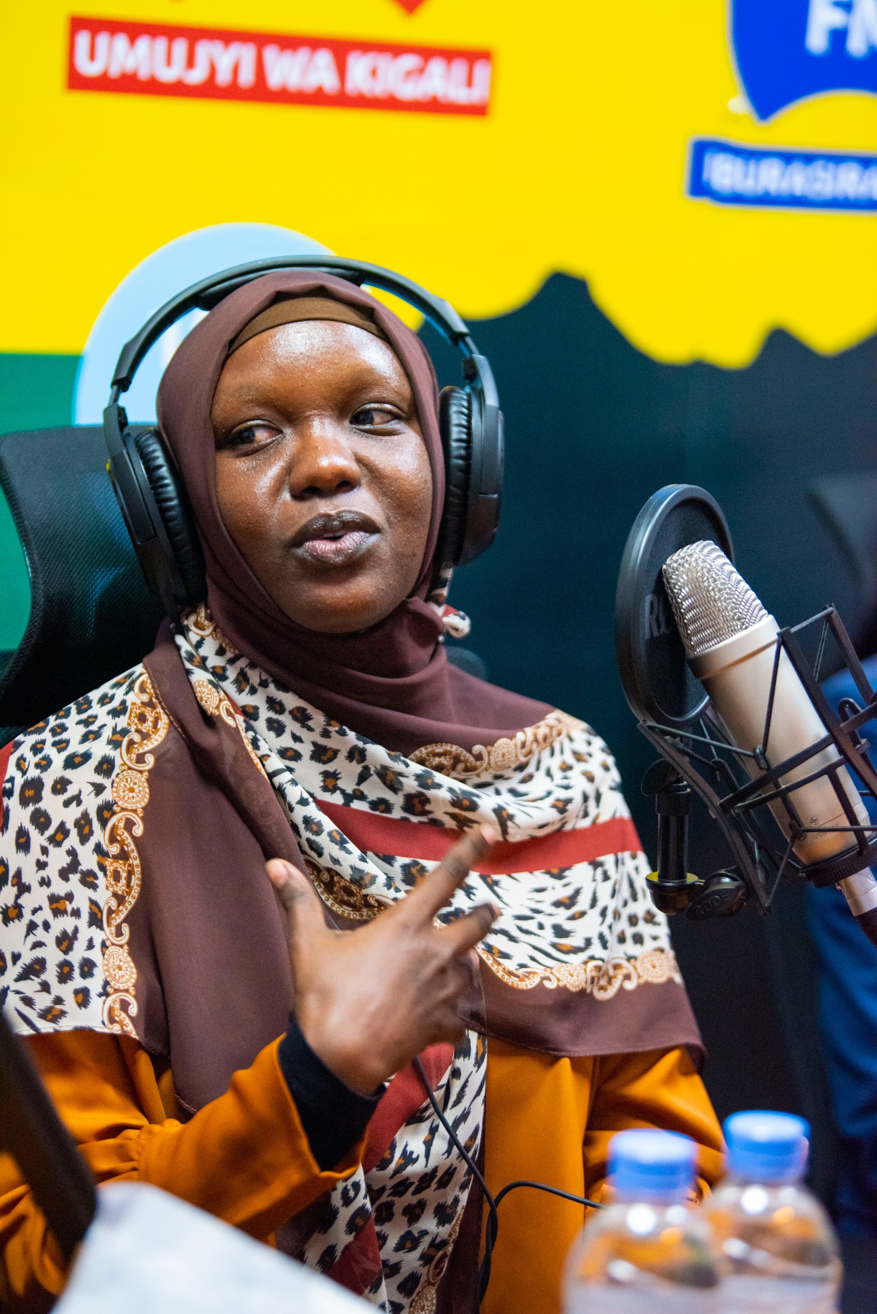 Housna avuga ko muri Fab Lab avuga ifasha Abanyarwanda bakora ibihangano n'imirimo y'amaboko kurushaho kubinoza bakoresheje ikoranabuhanga