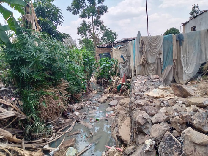 Mu nkengero z'inzu batuyemo ni uko hasa