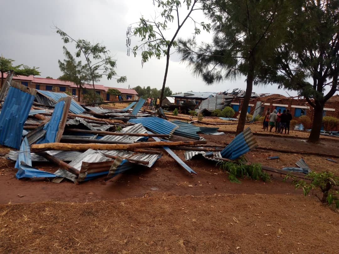 Ubuyobozi buri gushyira imbaraga mu gushaka uko iri nsanganya ritazakoma mu nkokora itangira ry'amashuri ku wa mbere 