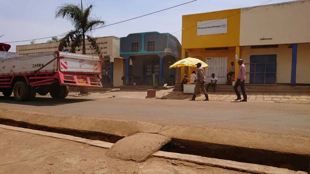 Abacuruzi bavuga ko hatabayeho umwanya wo gukora ubukangurambaga cyane ko batazi no gukoresha izi EBM