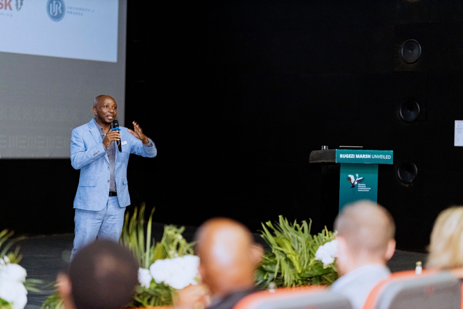 Hasobanuye uko ubushakashatsi bwateguwe nuko bwakozwe ku bufatanye na Guverinoma