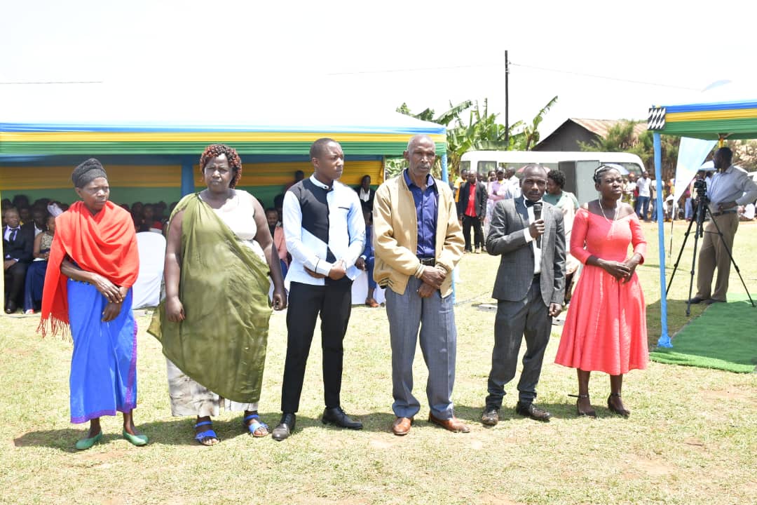 Ubuyobozi bw'Akarere ka Gakenke bwasabye abaturage kwihangana kuko ikibazo cyabo kiri gukurikiranwa n'inzego zitandukanye