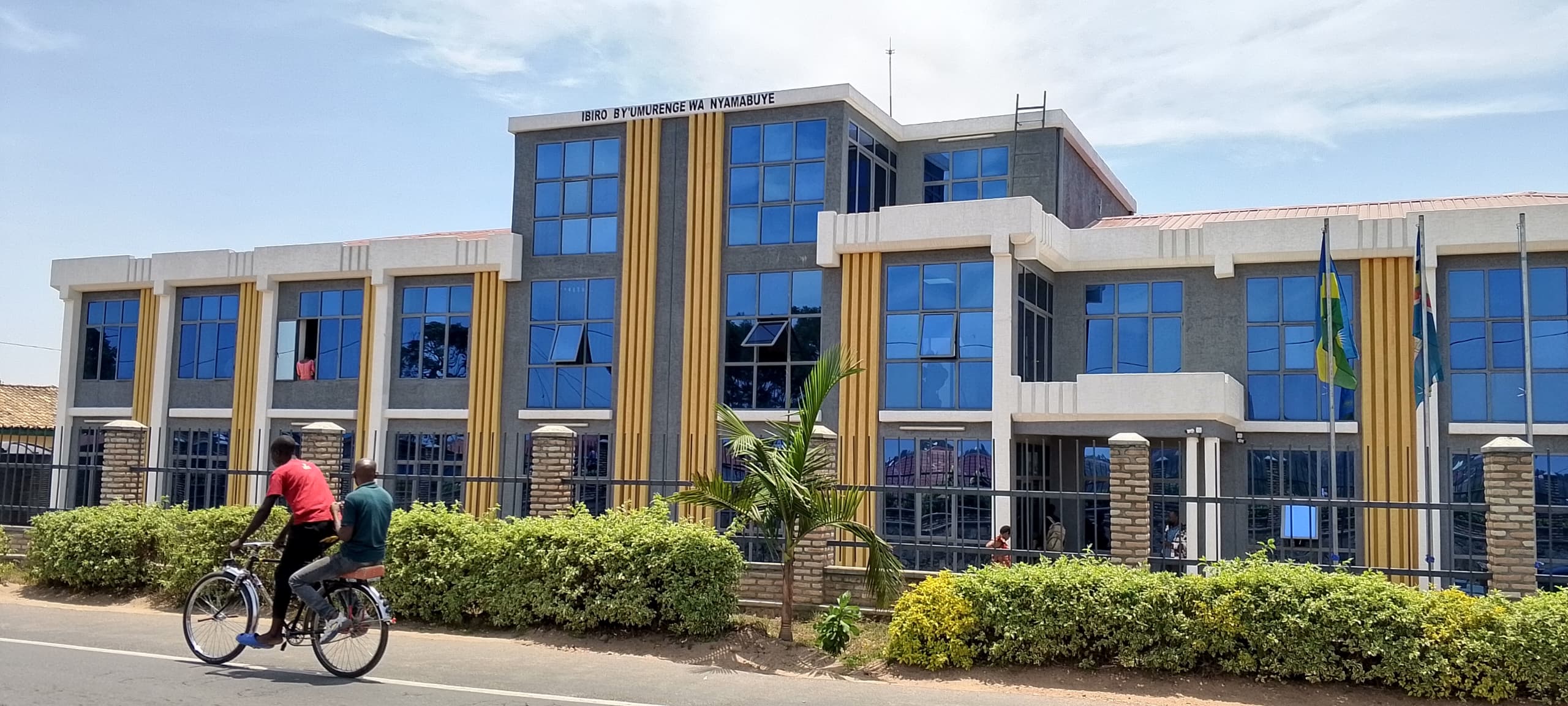 Umukozi wa Farumasi arakekwaho kwica umugore we akabeshya ko yagiye mu mahanga