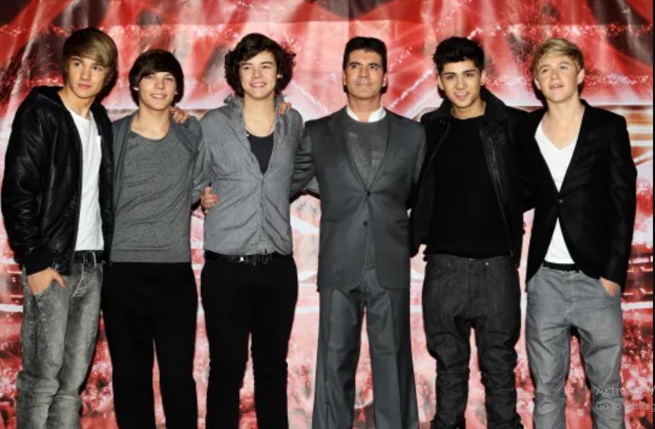 One Direction yakoranye na Studio ya Simon cowell nyuma yo kuba aba gatatu mu marushanwa ya The X Factor
