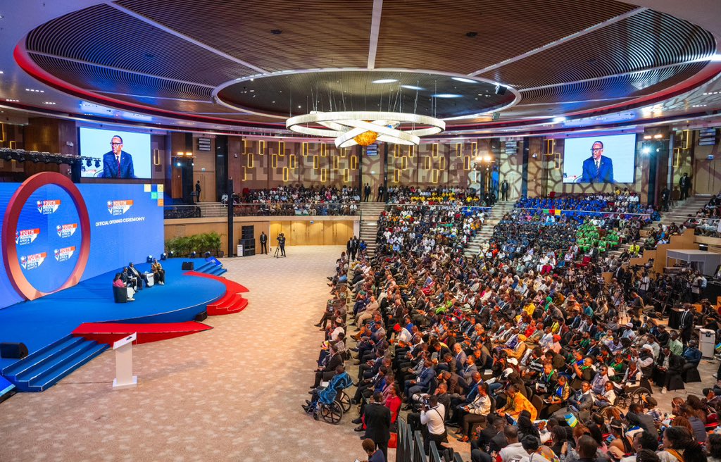 Yagaragarije abitariye iyi nama ko kuba Afurika itagera aho yifuza kuba iri abayituye bakwiye kwigaya