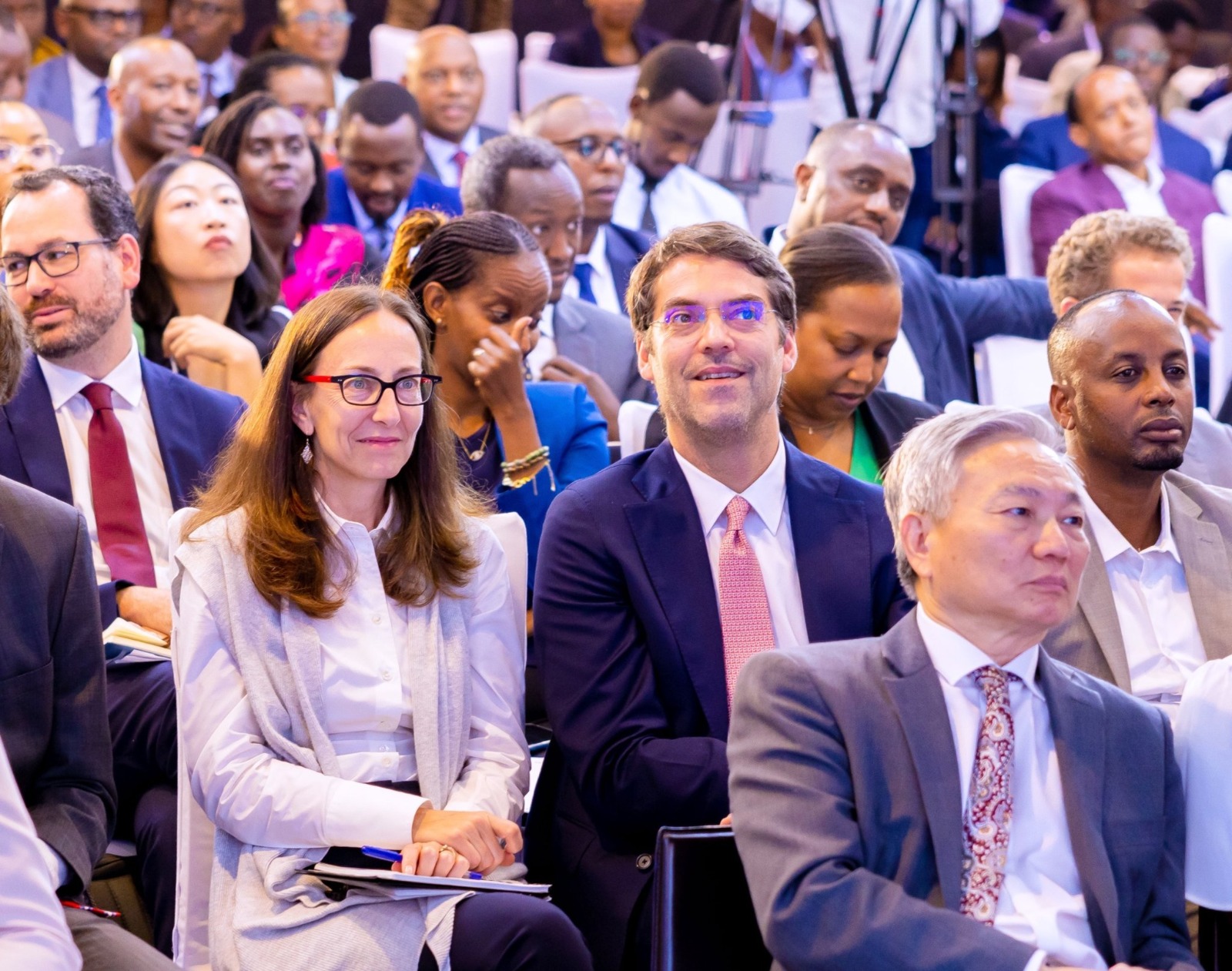 Impuguke mu bukungu zivuga ko hakwiye gushakwa icyatuma ubumenyi bw'Abanyarwanda bugira icyo bukora ku bukungu bwarwo kugira bizafashe u Rwanda kugera ku cyerekezo rwihaye cya 2035