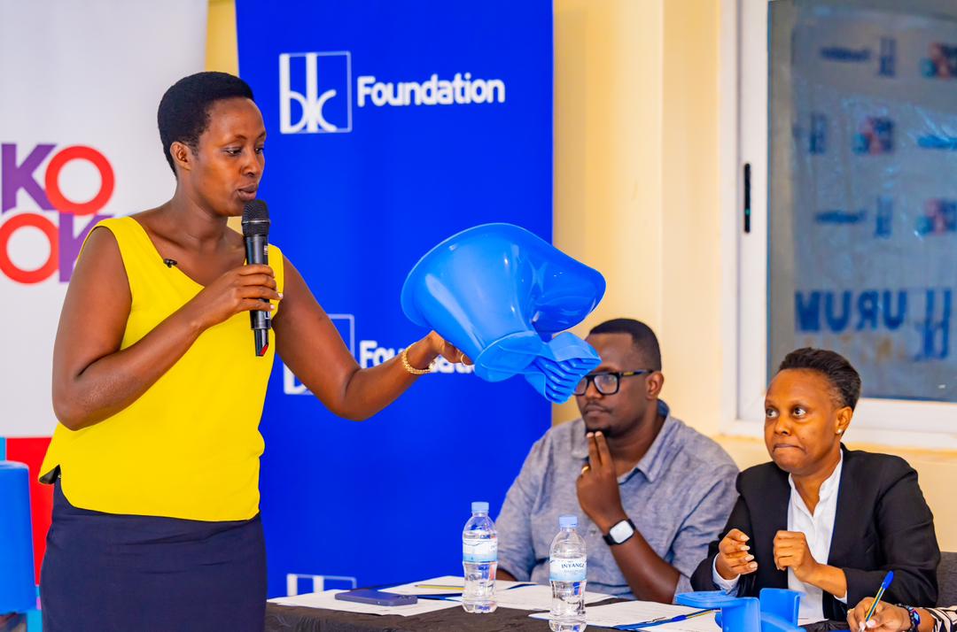 Uyu ni umwe muri ba rwiyemezamirimo ufite umushinga w'ubwiherero bwujuje ibisabwa ubwo yawusobanuriraga abagize akanama nkemurampaka