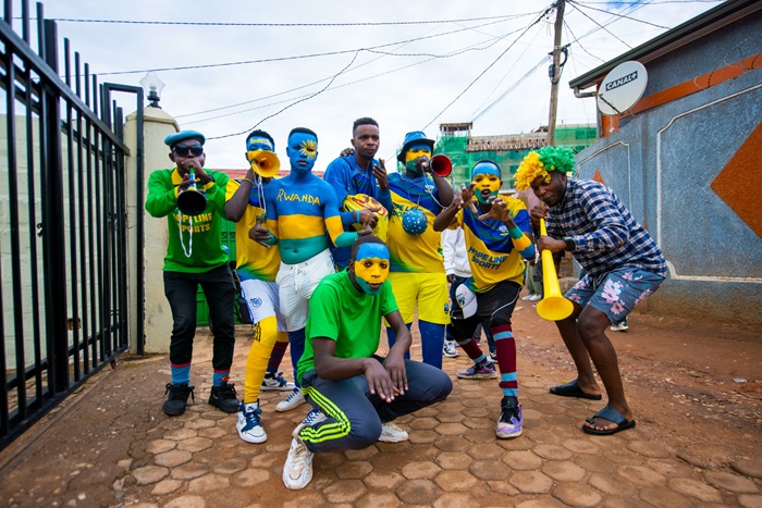 Abafana mbere y'umukino bawukereye