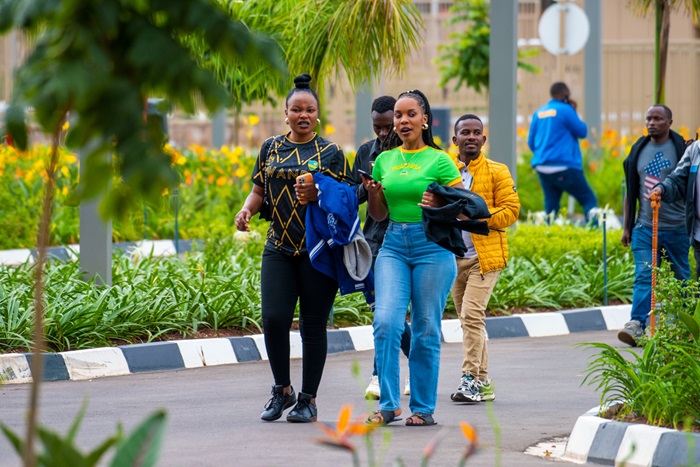 Abasore n'inkumi na bo babukereye