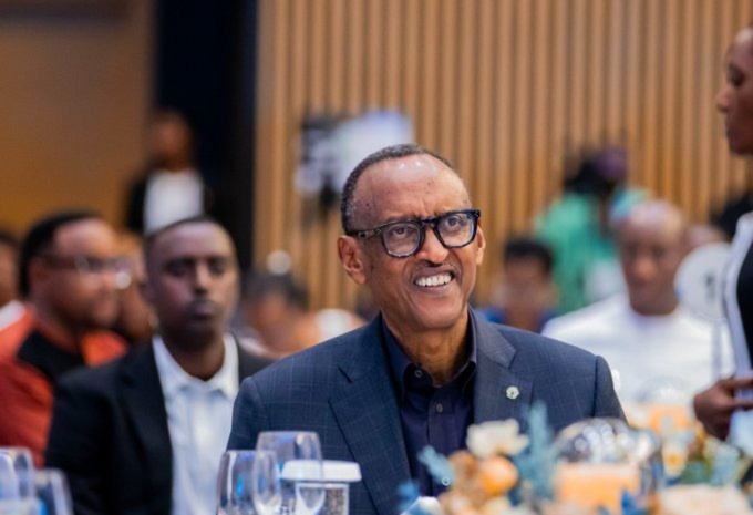 Perezida Kagame yavuze ko hari ibyo Abanyarwanda bihanganiye kugira ngo Igihugu kibashe kwiyubaka
