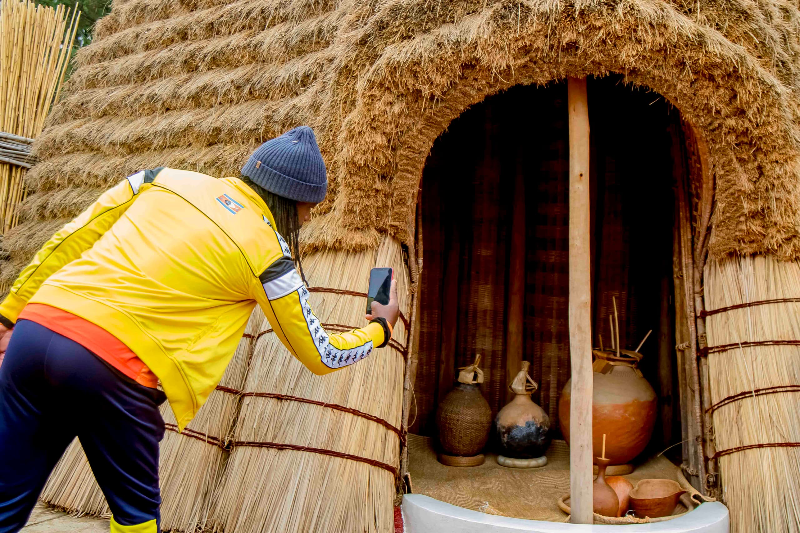 Afata ifoto y'urwibutso mu Rukari i Nyanza