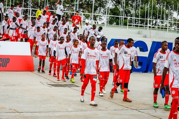 Bamwe mu batoranyije abana bagiye muri Bayern Munich Academy barishyuza amafaranga nyuma y'amezi ane igikorwa kirangiye