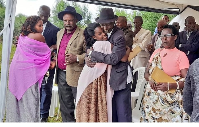 Gicurasi 2022 - Uwamahoro ubwo yongeraga kubona ababyeyi n