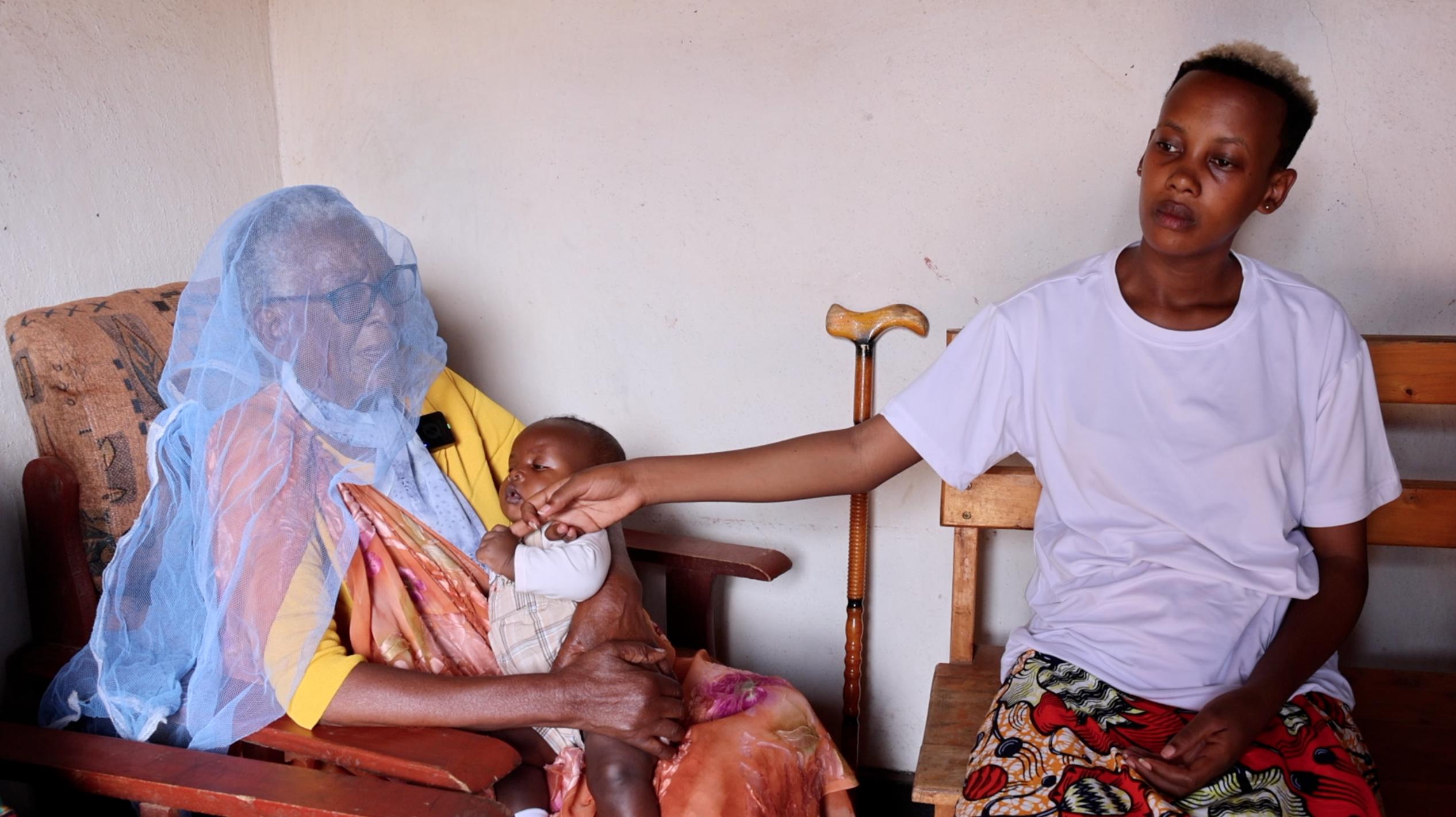 Cyera ngo nta warebaga ubuvivi bwa mbere atitwikiriye urutete, ngo yari guhita ahuma. Mukecuru Mukarubuga yubahirije kirazira