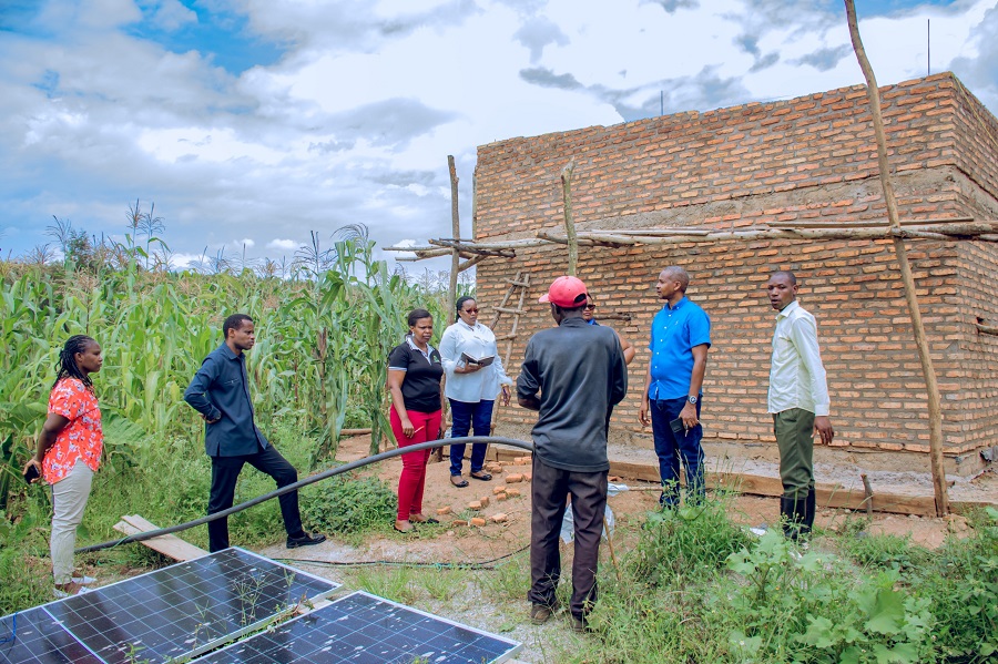 Abayobozi bahangayikishijwe no kubonera amacumbi abatishoboye