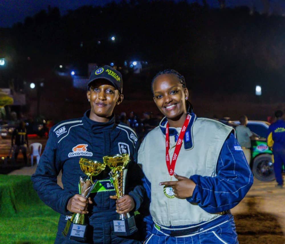 Miss Queen Kalimpinya (ufite ibikombe) ari mu bitwaye neza muri iri rushanwa. Mugenzi we Miss Aurore na we avuga ko ari intangiriro nziza nubwo we n