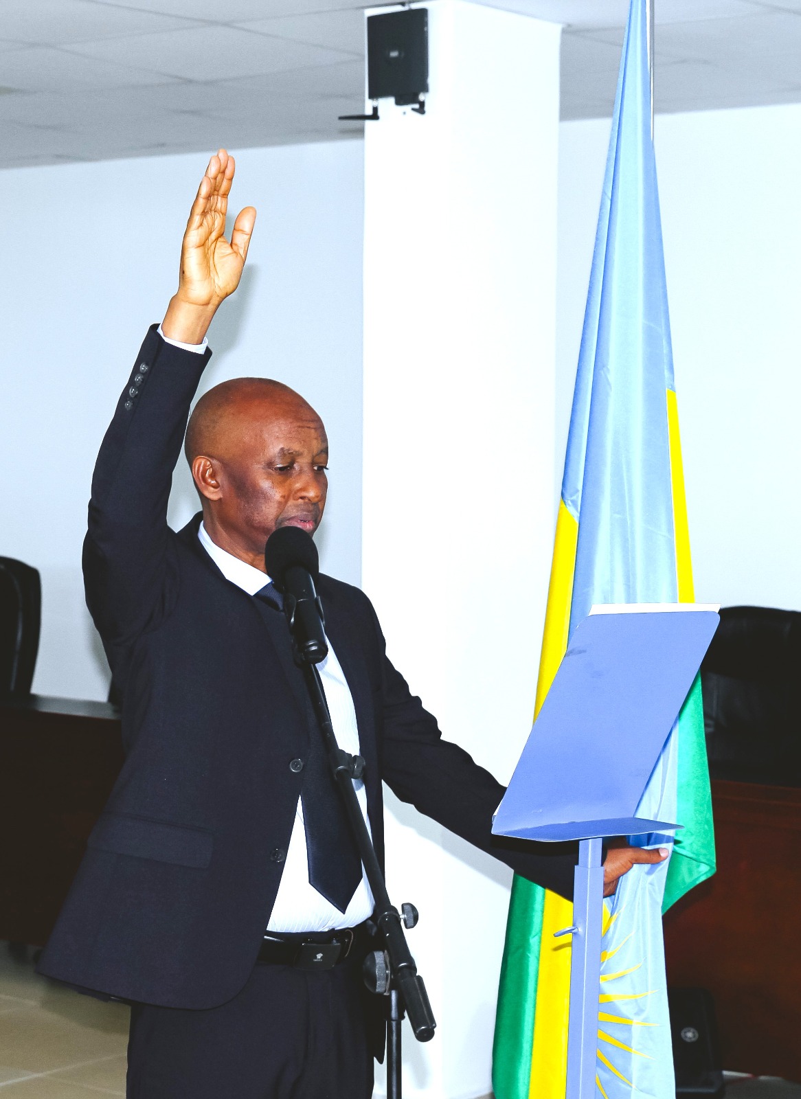 Gaspard Musonera, Komiseri mushya muri Komisiyo y'Igihugu y'Amatora (NEC) yarahiye
