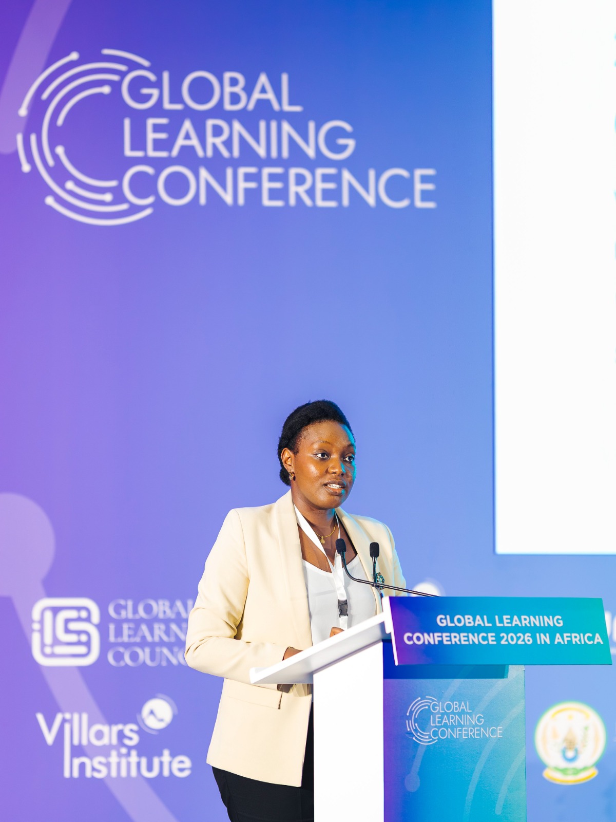 Irere Claudette amara impungenge abarimu batekereza ko ubwenge buhangano (Artificial Intelligence - AI) buje kubasimbura