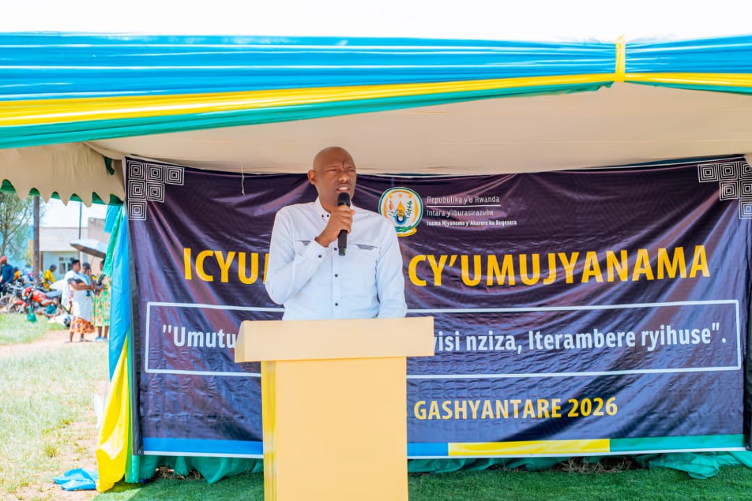 Perezida w'Inama Njyanama y'Akarere ka Bugesera, Munyazikwiye Faustin, yasabye Inama Njyanama zitwaye neza kudasubira inyuma, asaba izitarakoze neza kongeramo imbaraga