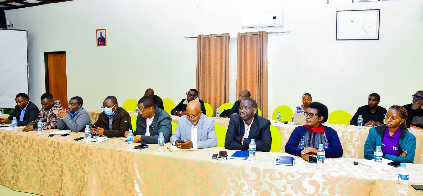 Abitabiriye Inteko rusange ya JADF Muhanga, basabwe kugira uruhare muri gahunda ya Leta yo gukura abaturage mu bukene, na bo biyemeza kugira ibyo bahindura