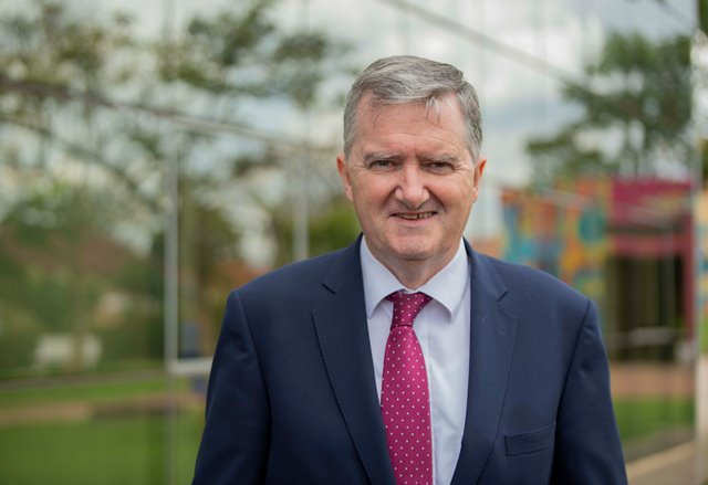 William John CARLOS, Ambasaderi wa Ireland