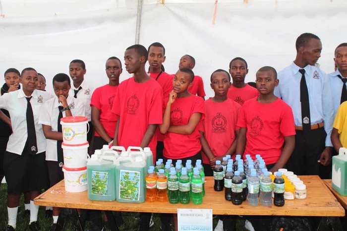 Abana biga muri Wisdom School baremeza ko bazabera Leta ibisubizo mu guhanga umurimo