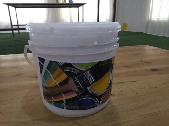 Abiga muri Wisdom School bazi no gukora amarangi 