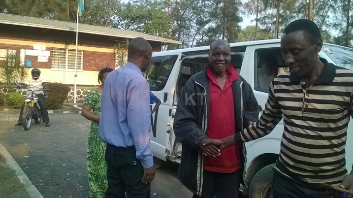 Yishimiye kugaruka mu gihugu cye.