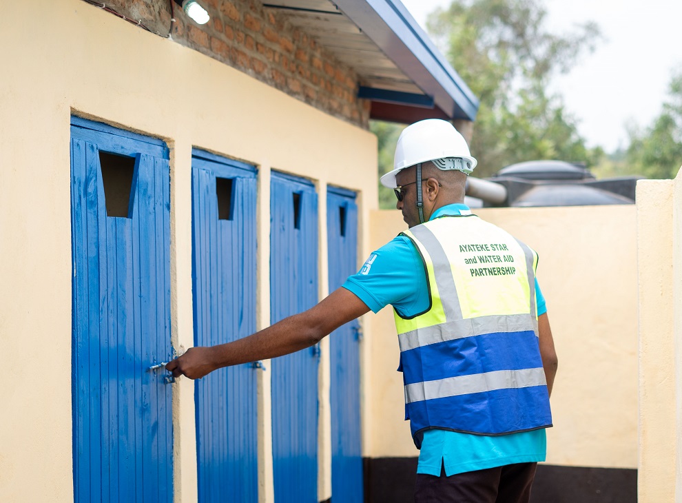 Hubatswe ubwiherero ku mashuri