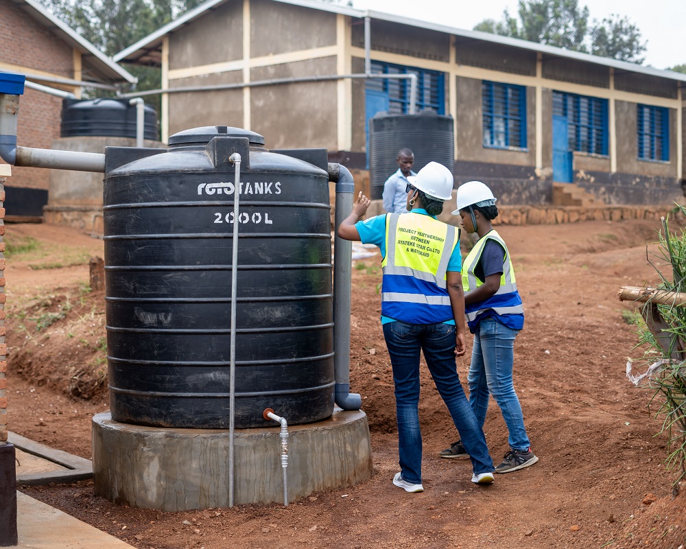 Amashuri yashyiriweho ibigega by'amazi