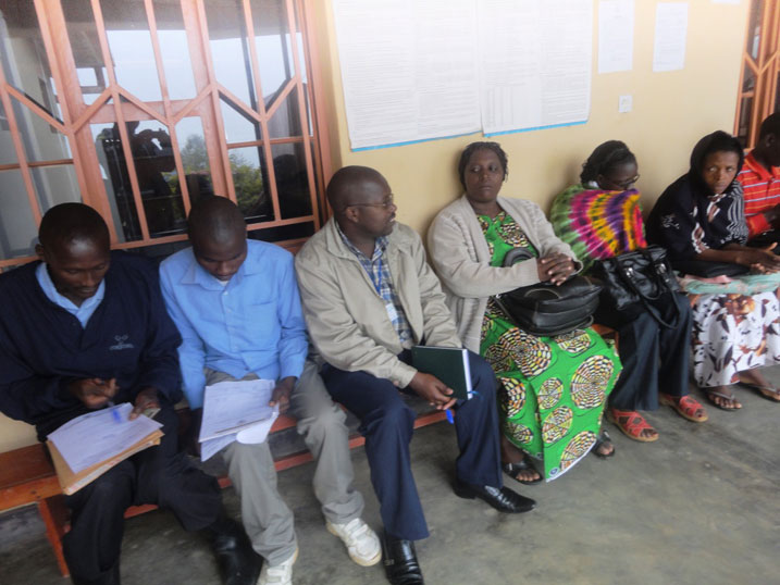 Yaba abazaga kwandikisha ibyangombwa bwa mbere cyangwa abazaga guhinduza binjiraga umwe ku wundi.