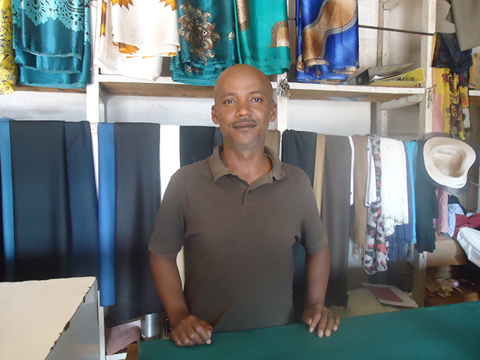 Yaseri Sultan ati Interahamwe zasahuye ibyo twacuruzaga byose turituriza ngo tuticwa