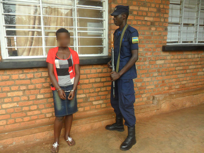 Yafatanywe ibiro bitandatu by