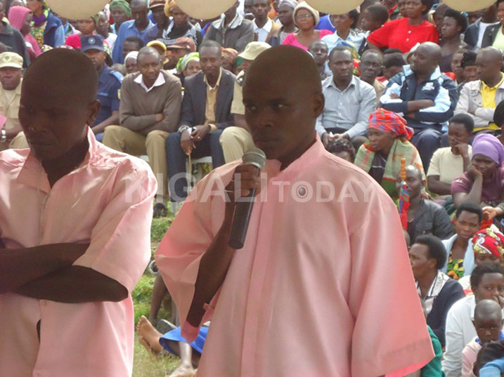 Yahakaniye urukiko ko atagize uruhare mu kwica abantu batandatu.