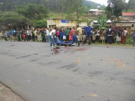 Yamugabanyijemo ibice bibiri.