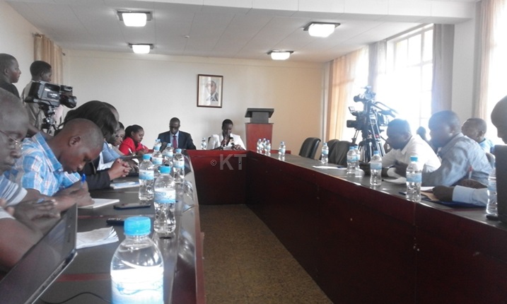 Yari inama n'abanyamakuru.