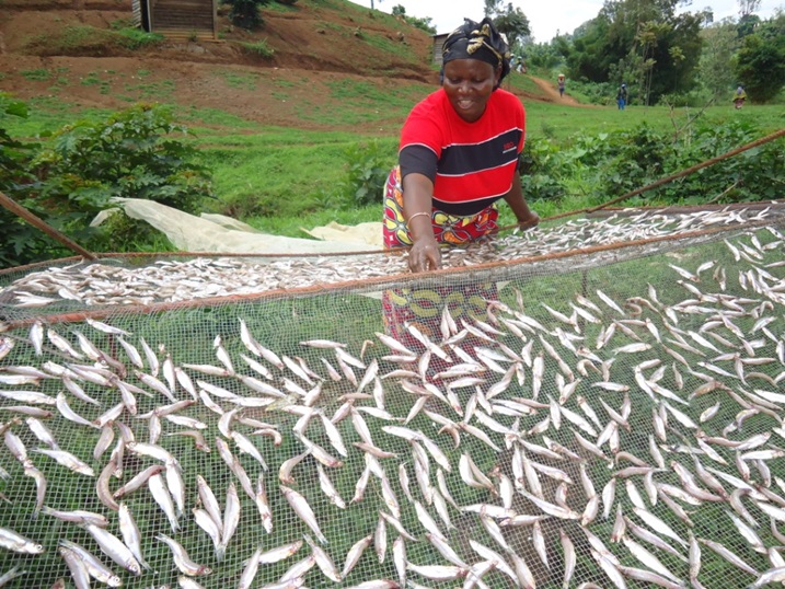 Yiteje imbere kubera gucuruza isambaza.