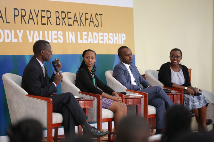 Rev. Dr. Antoine Rutayisire, Umuyobozi w'Ihuriro ry'Abayobozi mu Rwanda, Clarisse Iribagiza Abakunda, washinze umuryango HeHeLabs Limited akaba n'umuyobozi mukuru wawo ; Hon. Tony Nsanganira, Umunyamabanga wa Leta muri Minisiteri y'Ubuhinzi; Pasiteri Barbara Umuhoza wari uyoboye ibiganira, baganira ku kubiba ubudashyikirwa mu bayobozi bakiri bato.