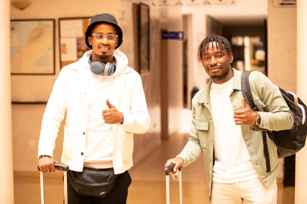 Rafael York na Yannick Mukunzi bamaze kugera aho Amavubi acumbitse muri Maroc 