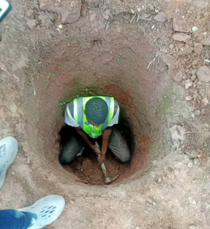 Bacukuriye abaturage ubwiherero