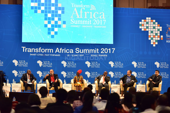 Minisitiri Nsengimana yatangaje ko Jack Ma azaza mu Rwanda ubwo yari ari kiganiro cya Youth Connekt, kimwe mu biganiro byitabiriwe mu nama ya Transform Africa iteraniye i Kigali