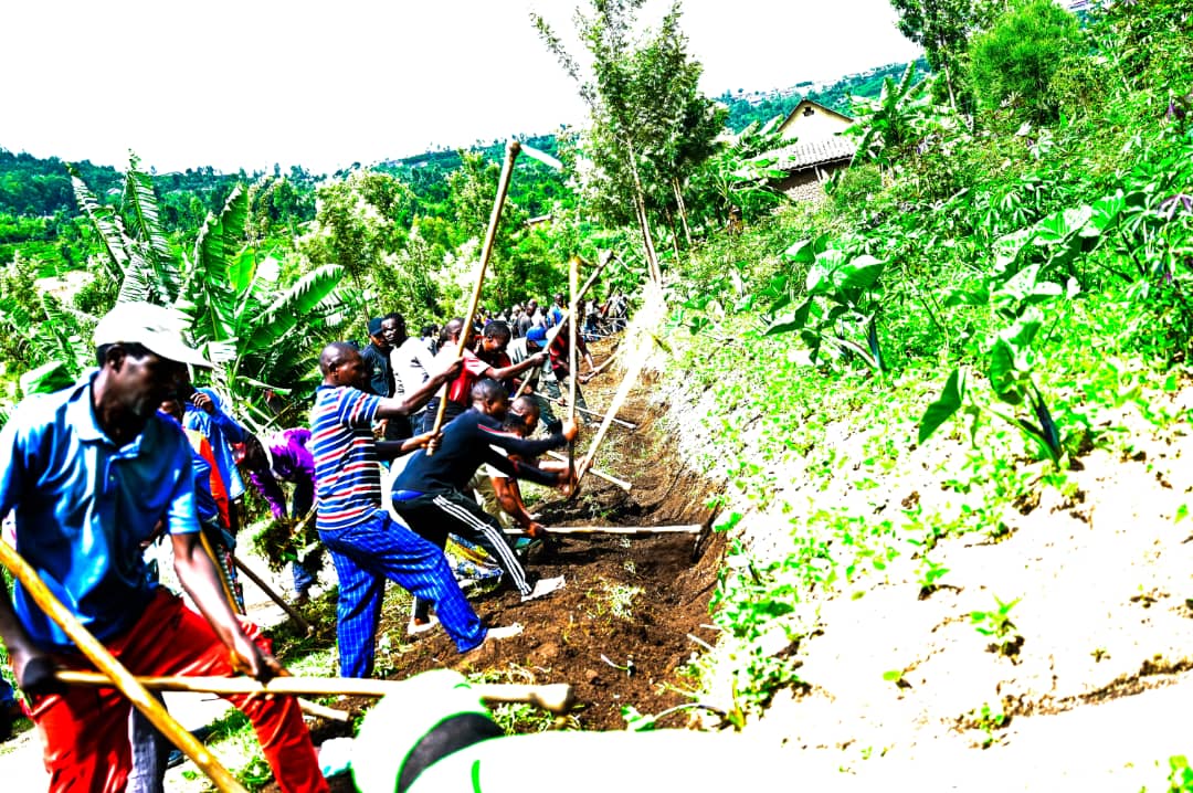 Ibikorwa by'umuganda ni bimwe mu byo Leta yizeyeho kuziba icyuho cy'ubushobozi bwavaga mu nkunga