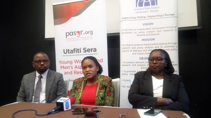 Abayobozi ba PASGR na IPAR, hamwe n'Umuyobozi Mukuru muri MYCULTURE, Solange Tetero