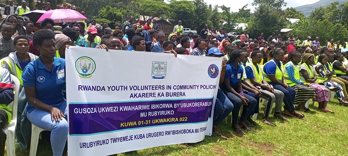 Bari bishimye muri ibyo birori byo gusoza uko kwezi