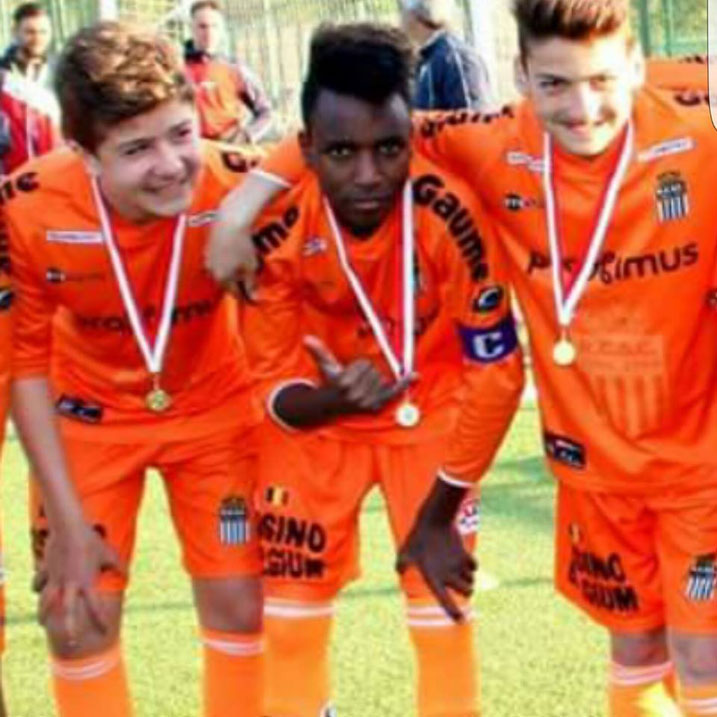 Hamwe n'abana bakinana muri Sporting Charleroi