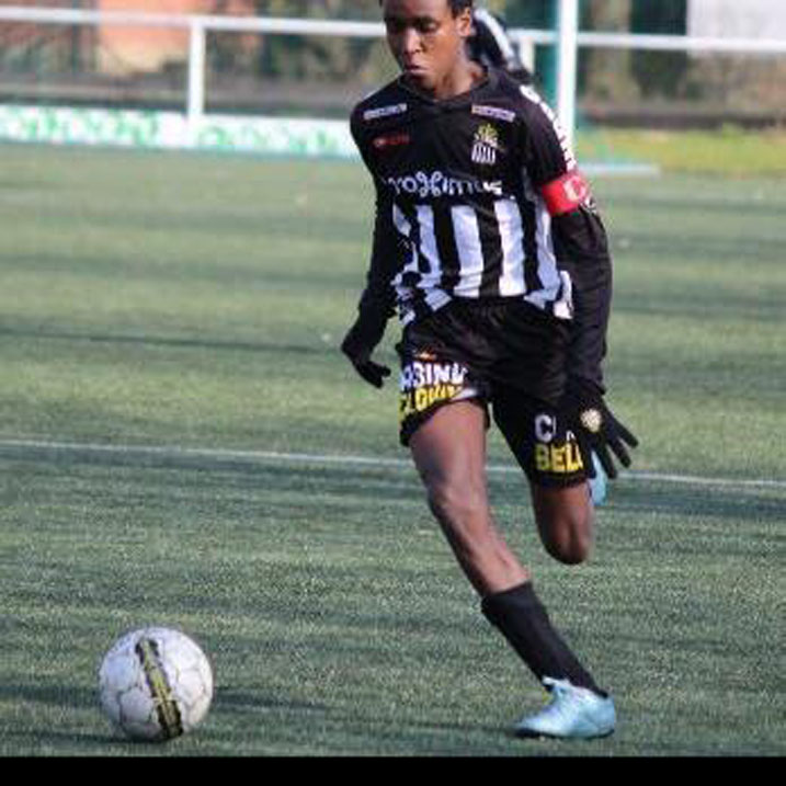 Ngo arashakishwa n'amakipe yo mu Bubiligi, gusa arifuza kujya mu Bwongereza