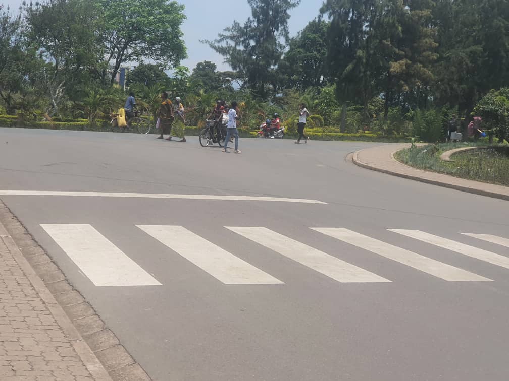 Hari abambukira ahahoze zebra crossing birengagije aho yimuriwe