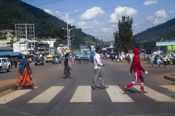 Abatwara ibinyabiziga barasabwa kubahiriza uburenganzira bw